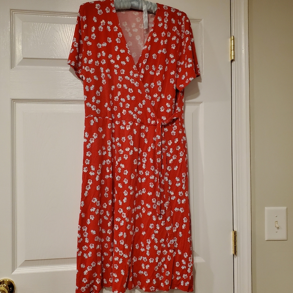 Amazon Essentials Set Of 2 Retro Wrap Dresses - Picture 6 of 8